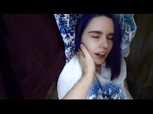 ❤️ Trovis mian fratinon en la ŝranko kaj helpis ŝin kumi ❤️❌ Porno ĉe ni ️❤